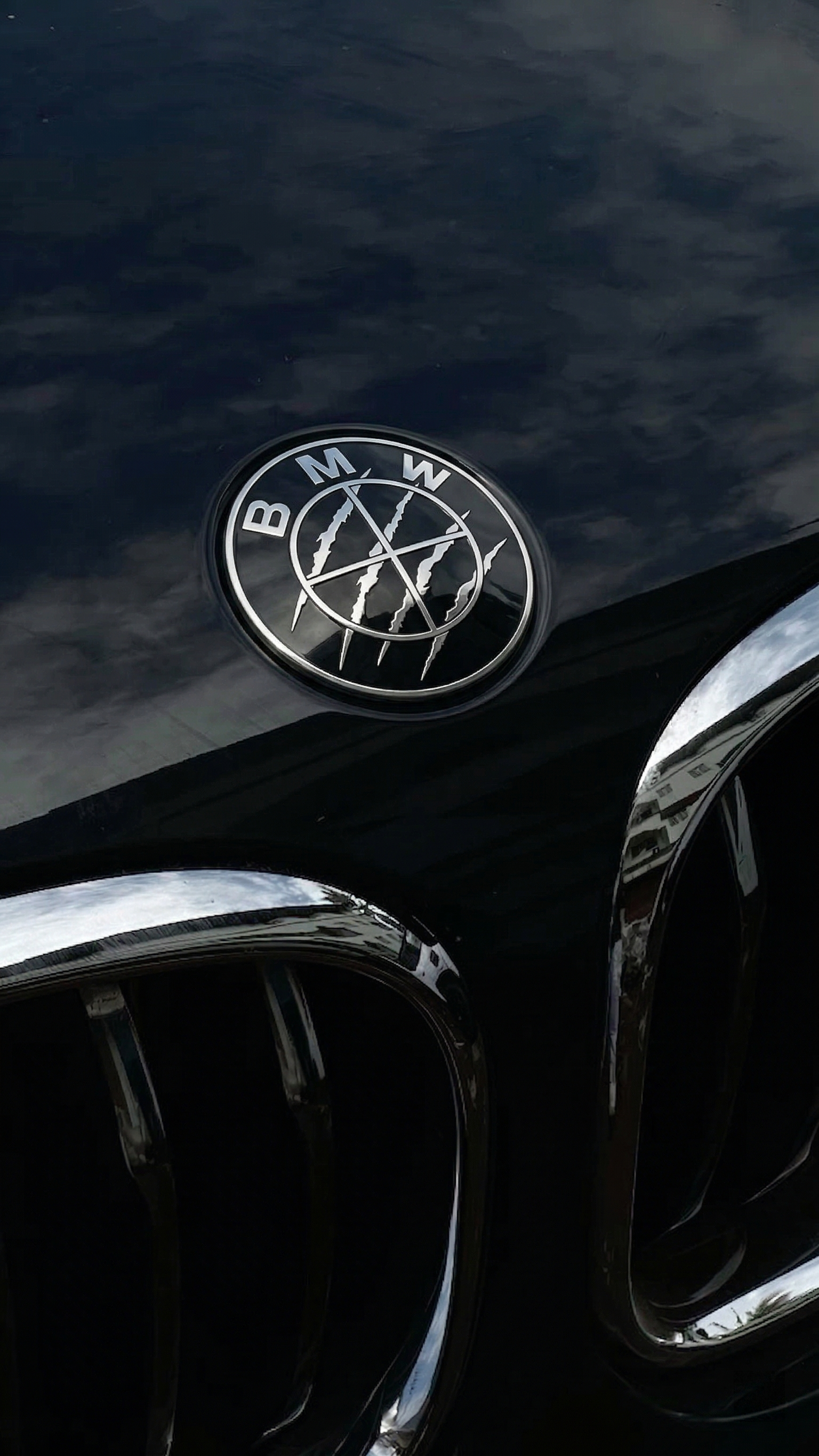BMW Claw Marks badge